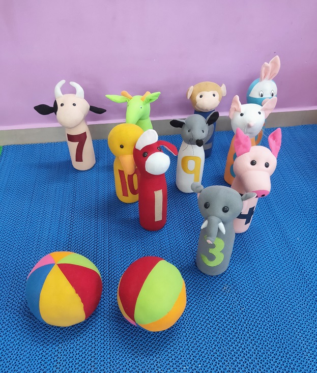 BOWLING ALLEY soft toy