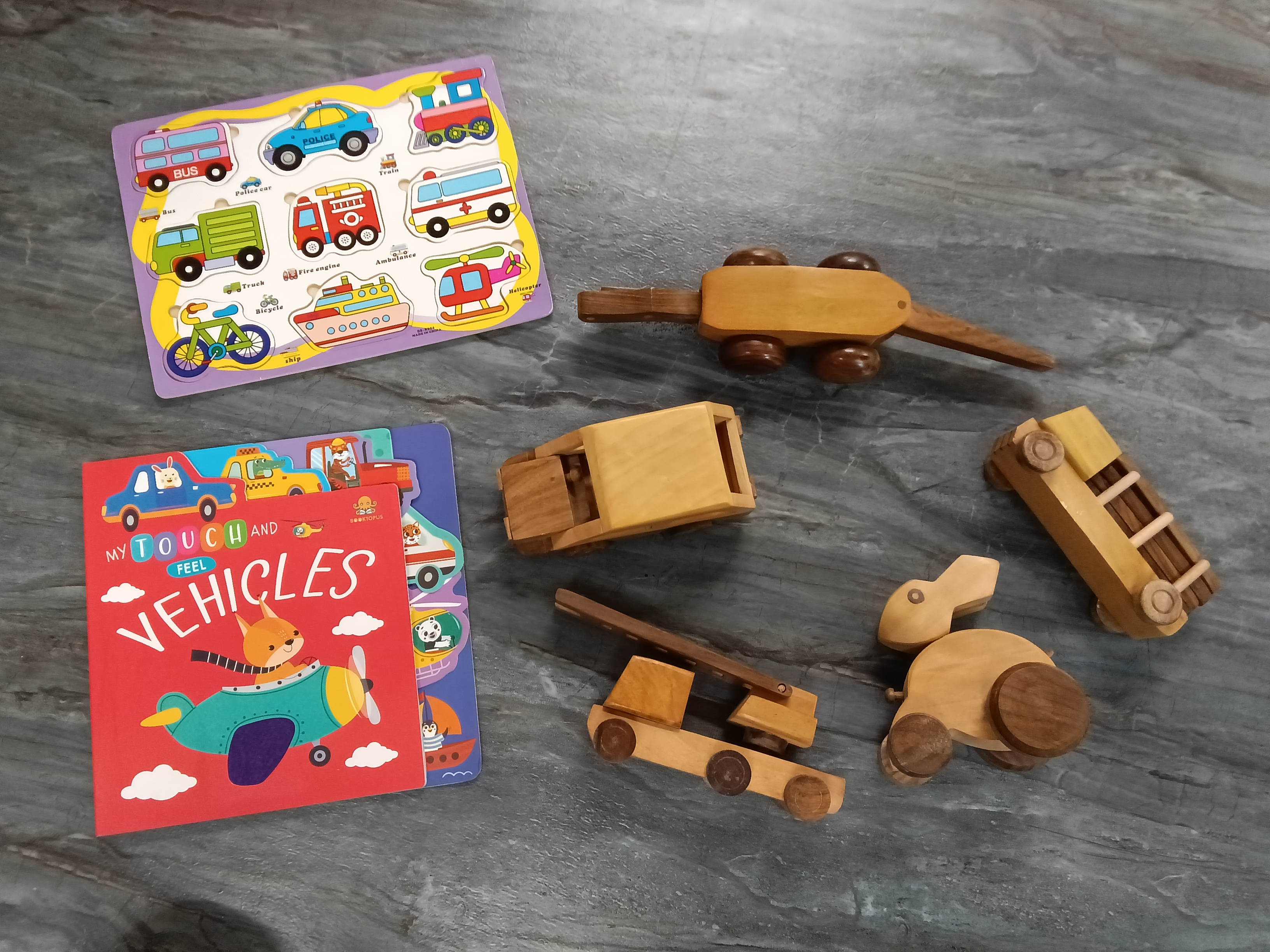 WOODEN VEHICLES SET