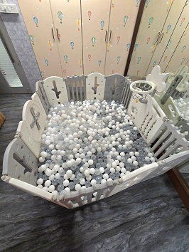 JUMBO BALL PIT WITH 1000 BALLS