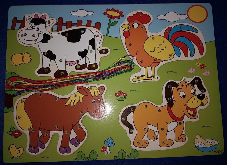 WOODEN LACING farm animal 9 pc